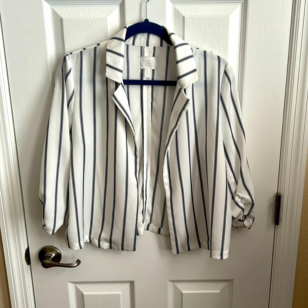 14th & Union White & Black Striped Open Front Lightweight Blazer - M